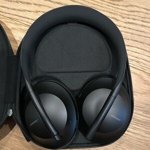 Bose 700 Noise Cancelling Headphones